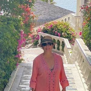 Meet your Posher, Debra